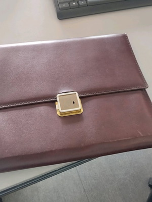 Vintage briefcase with slides like new, brown leatherette hard cover