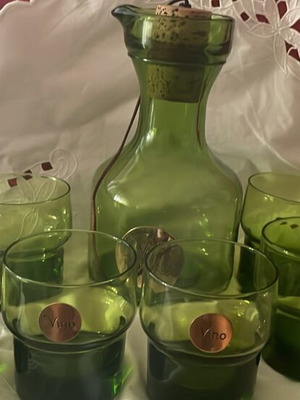 Σετ Ιταλικό μπουκάλι και 6 ποτήρια πράσινα για κρασί καινούργιο