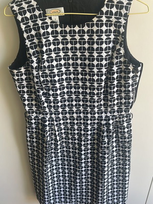 Talbots Black and White Damask Dress like new, pleated, S/M