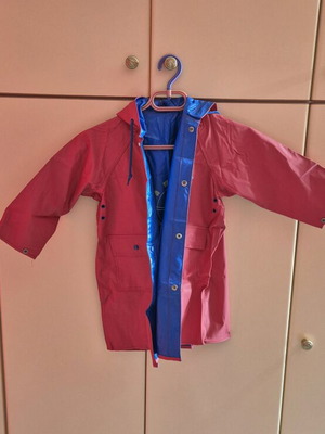 Children's anorak waterproof jacket like new, two-tone, age 3-4