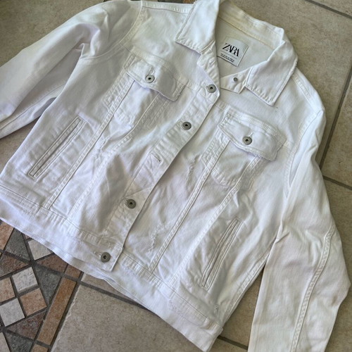 Zara white jacket used with imperfections