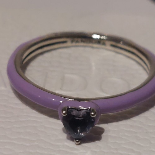 Pandora ring new, purple enamel with heart zircon