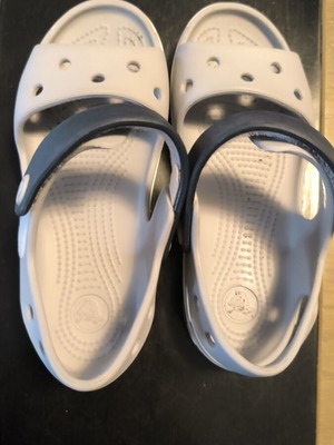 Crocs σανδάλια σχεδόν ολοκαίνουργια, παιδικό νούμερο 30-31, γκρι
