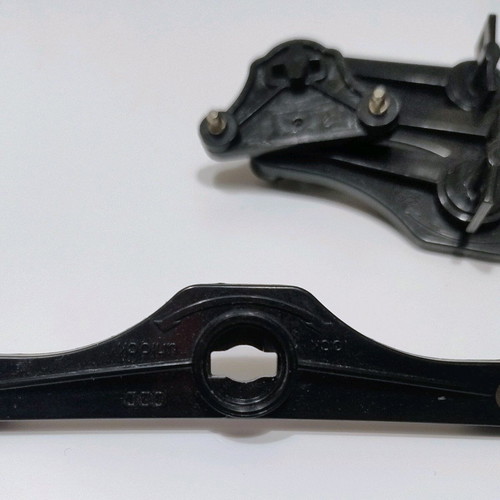 Locking clips for PC case like new