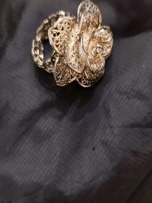 Silver rose ring used