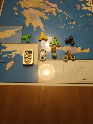 Finger spinner used, pack