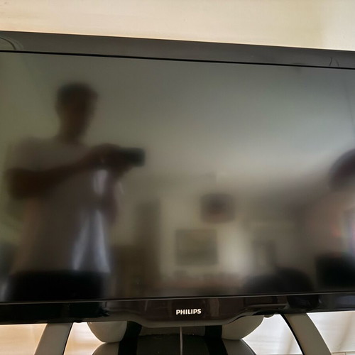 Philips TV 42 inches used, speakers not fully working, wall mount included