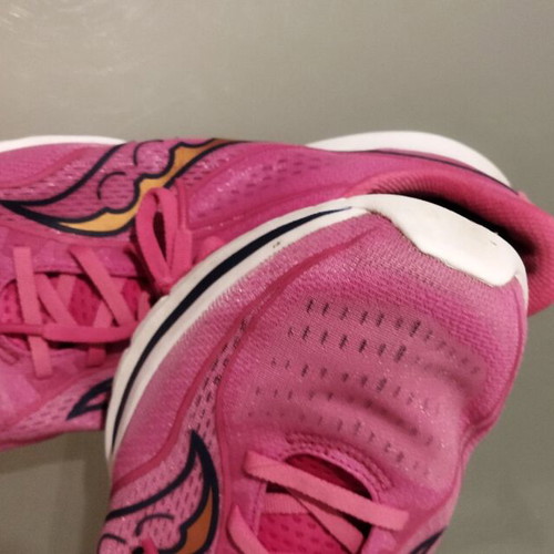 Saucony Kinvara 13 running shoes used, size 44.5, white and pink