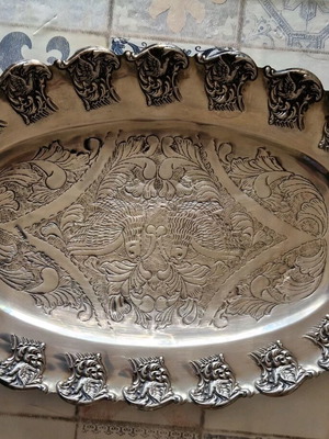 Silver-plated serving tray like new
