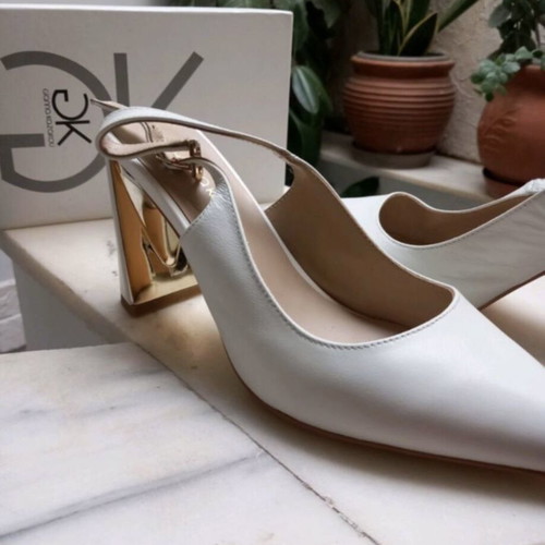 Kazaku white pumps size 40, heel height 9.5 cm
