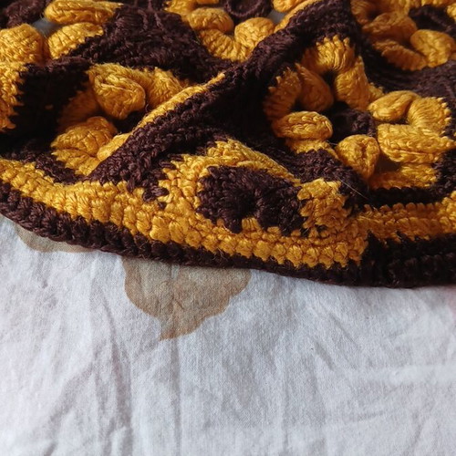 Knitted cover used for chair or stool 29x31 cm