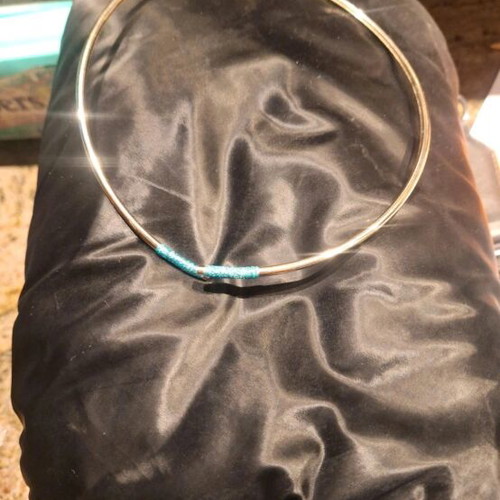 Loisir necklace bar like new, blue and gold