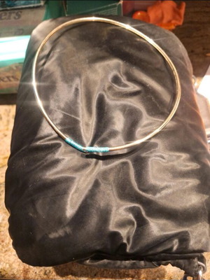 Loisir necklace bar like new, blue and gold