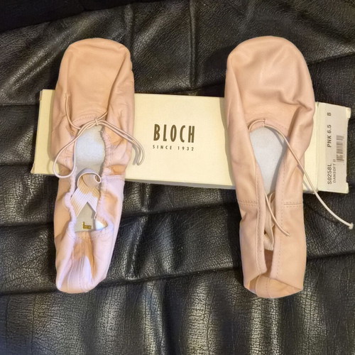 Bloch Dansoft II ballet shoes size 6.5 B pink leather like new