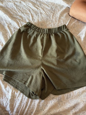 Shorts Pink Woman green like new, size S