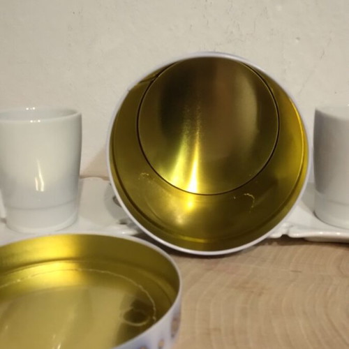 Coffee set triad like new with biscuit box