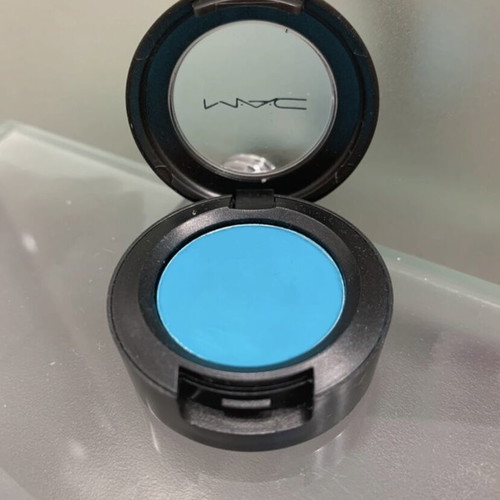 Mac eyeshadow new with rich matte color