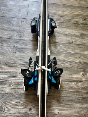 Atomic Redster GS 162 skis with Atomic XT 12 bindings