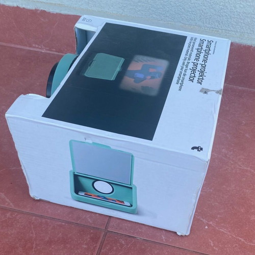 Flying Tiger Smartphone Projector new
