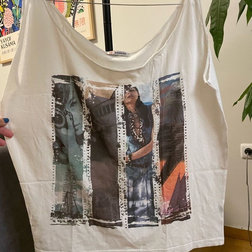 Edward Jeans sleeveless loose t-shirt like new, white and beige