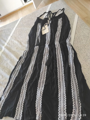 Pepe Jeans dress new, sizes small and medium, knee-length, black and white