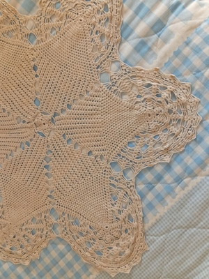 Handmade round embroidery like new