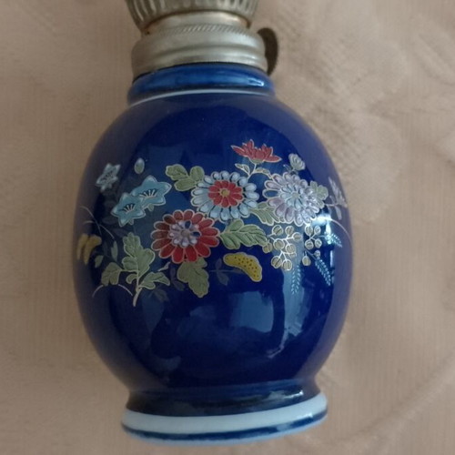 Miniature vintage Japanese porcelain oil lamp like new