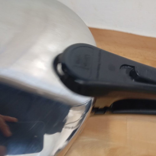 Fissliler Pressure Cooker 8 Liter Like New