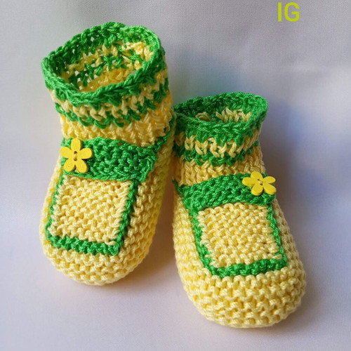 Baby booties made of pure cotton new, size 3-6 months
