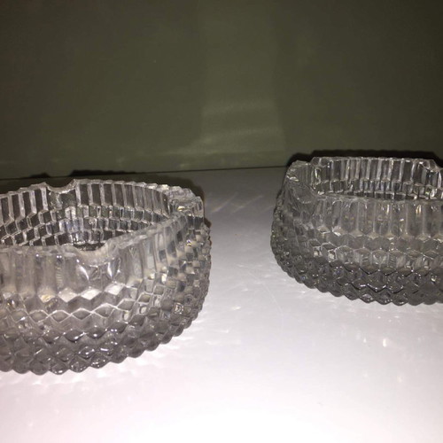 Crystal ashtray, 2 pieces available, suitable for smokers or decoration