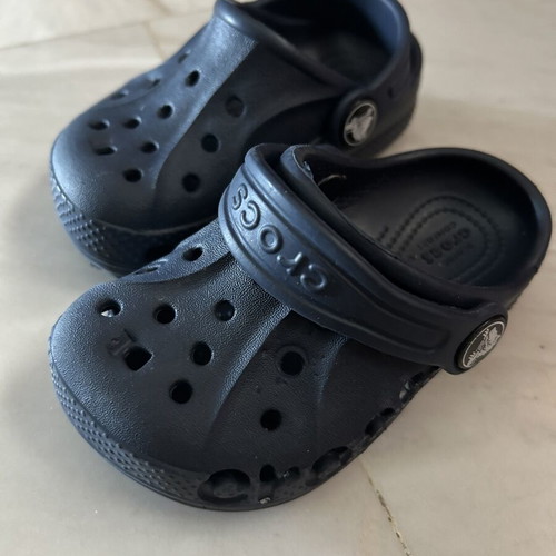 Crocs kids shoes like new, size 6, blue