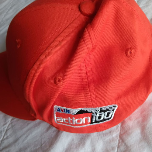 Avin red hat new, adjustable size
