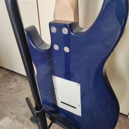 Ashton electric guitar used with stand and case