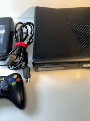 Xbox 360 black used console in excellent condition