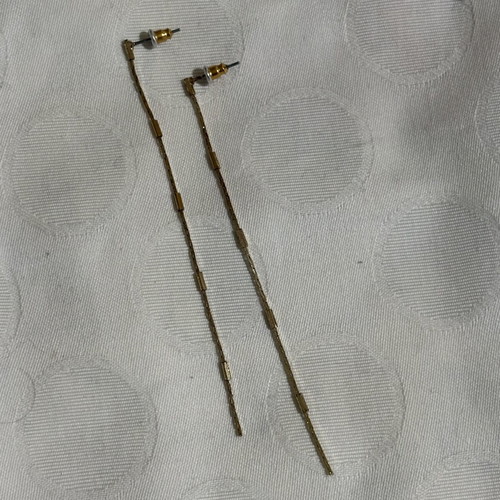 Gold dangling earrings like new