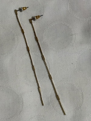 Gold dangling earrings like new