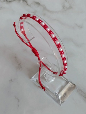 Martaki macrame bracelet with pearls made to order, white and red