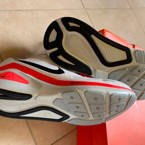 Nike Structure 26 running shoes size 47.5 like new, white and orange