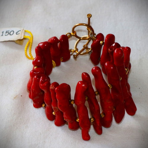 Coral bracelet new with 22K gold-plated clasp by Indico jewels