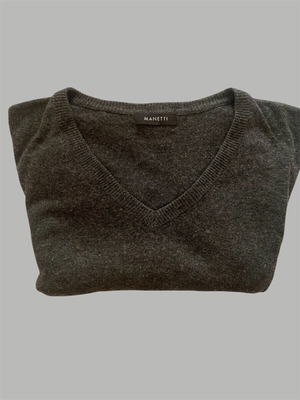 Manetti men's sweater with V-neck gray like new