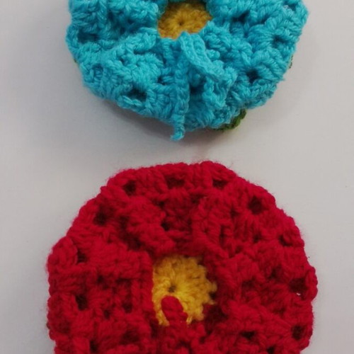 Knitted flower pouches 10cm new with drawstrings