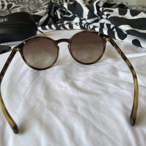 Vogue sunglasses used with brown tortoiseshell frame and brown degrade lenses