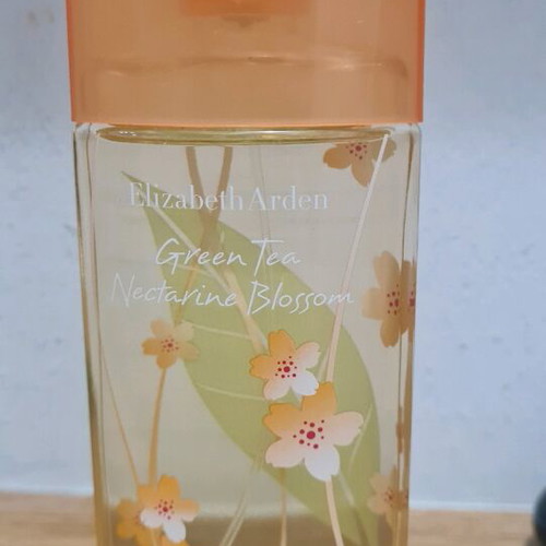 Elizabeth Arden perfume 100ml new with green tea and nectarine