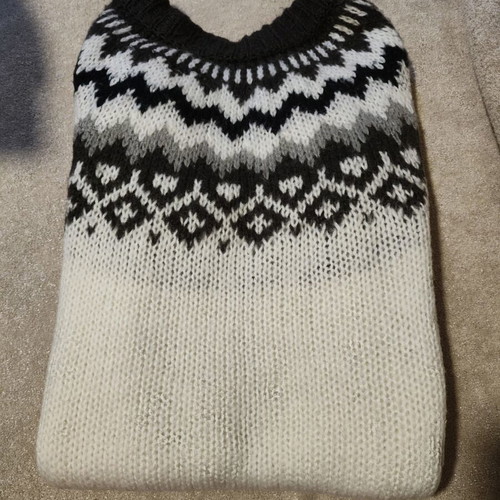 Bershka pullover knitwear size S used, white and brown