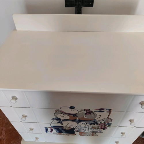 Children's dresser kitten handmade used in excellent condition