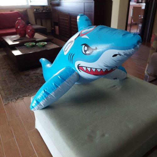 Bestway Shark inflatable sea float with handles like new (175 x 90 m)