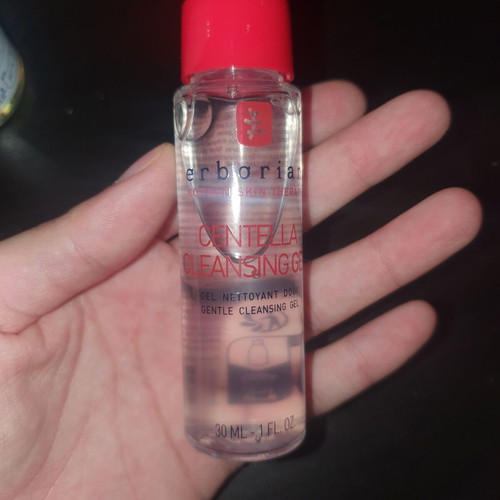 Bioderma cleansing oil and Erborian cleansing gel set new