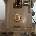 Singer sewing machine vintage used