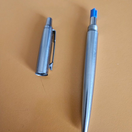 Parker Jotter metal pen like new