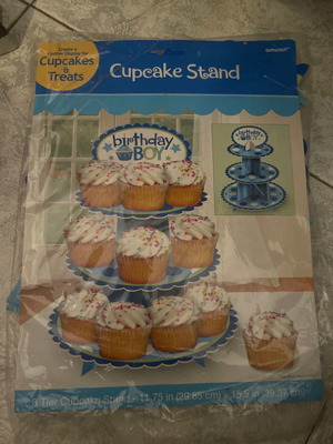 Cupcake stand μεταχειρισμένο για γενέθλια αγόρι